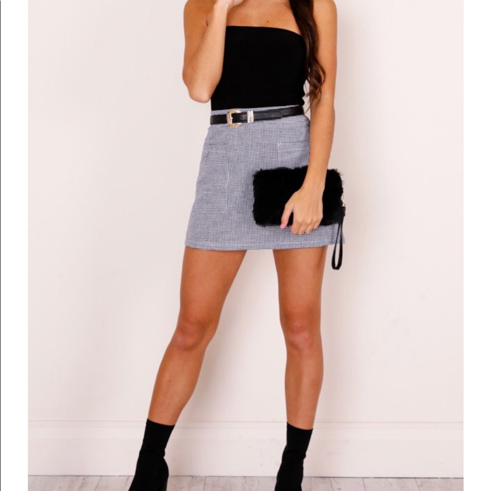 NWT Showpo Lean On Me Skirt Black Check Sz 2